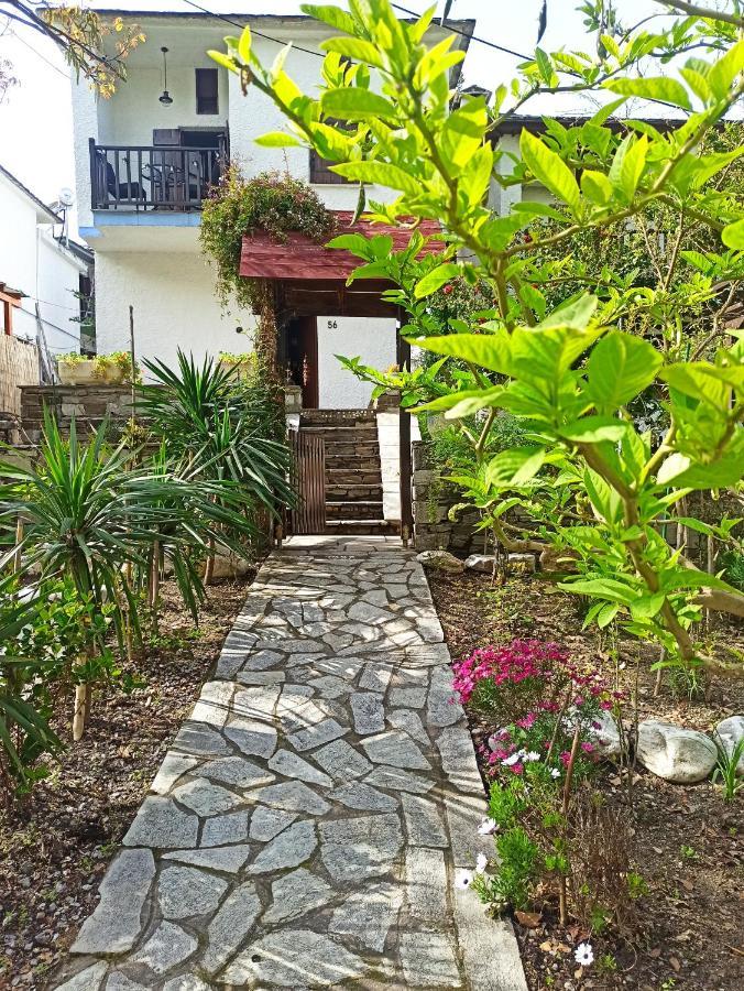 Flower House โคเรฟตอน ภายนอก รูปภาพ